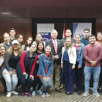 Universidad Americana visita la Cámara de Comercio y Servicios