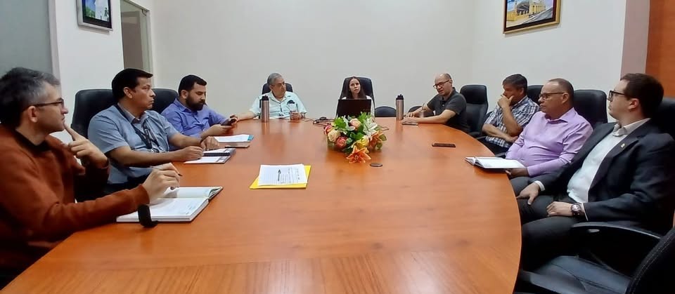 Reunión con profesionales técnicos de la VUE con relación a las emisiones de las DJO