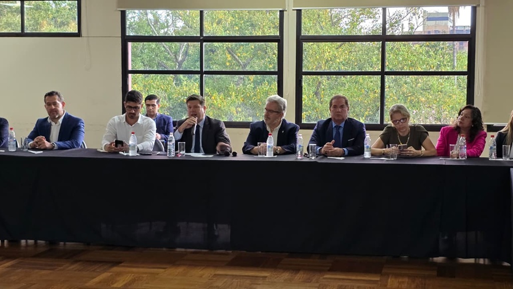 Reunión con el MIC sobre el borrador del Código de Defensa del Consumidor