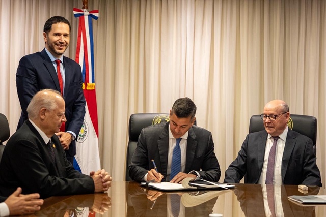 Autoridades de la CNCSP y del CAMP participaron de la promulgación de la nueva Ley de Arbitraje.